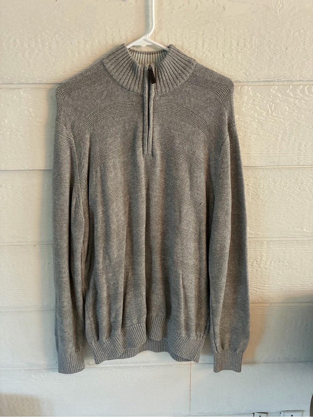 Izod Men's Gray Half-Zip Mock Neck Sweater